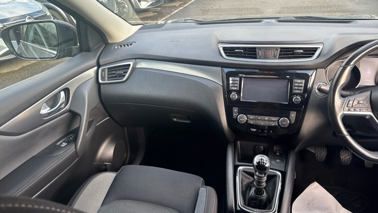 Nissan Qashqai 1.5 dCi N-Connecta 5dr Diesel Hatchback